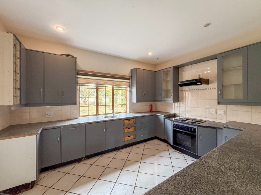 3 Bedroom Property for Sale in WestLake Country Safari Estate North West